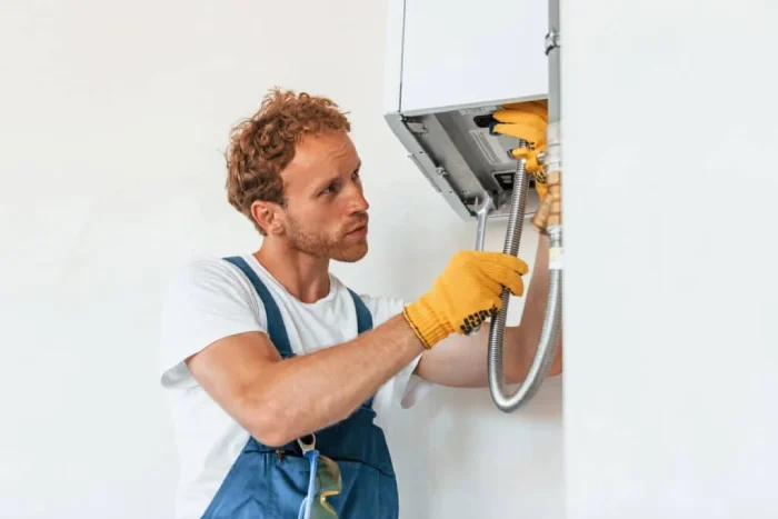 چه نکاتی را باید هنگام نشت آب پکیج رعایت کنیم؟
